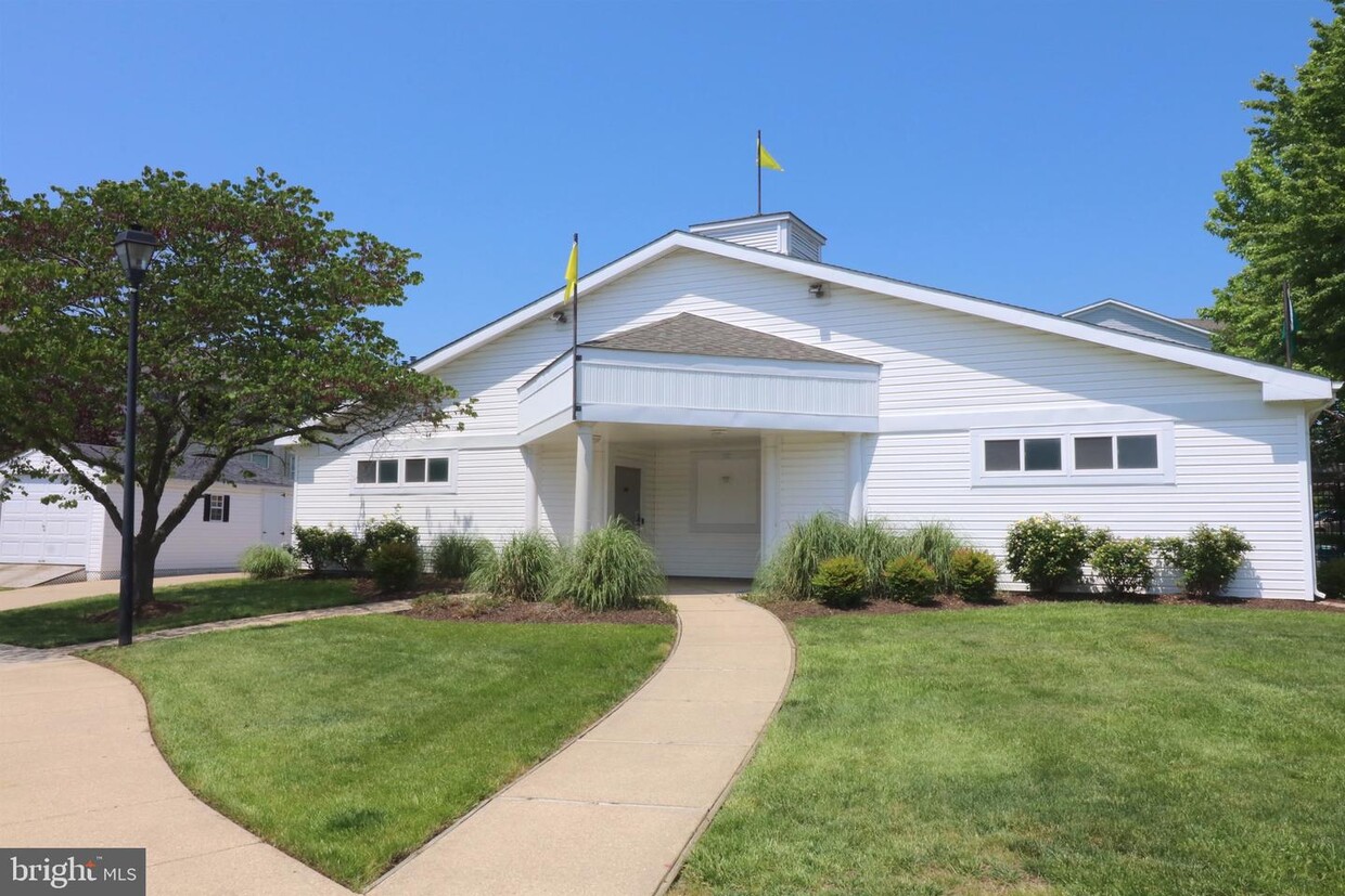 Primary Photo - 10 Sandstone Ct