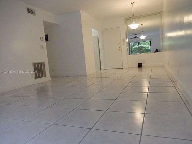 Building Photo - 3101 Oakland Shores Dr