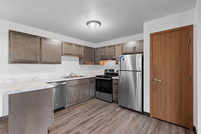 Building Photo - Harvest View Apartments-Heat/Water Included