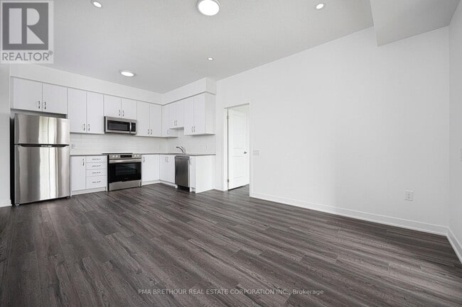 Building Photo - 385 Arctic Red Dr