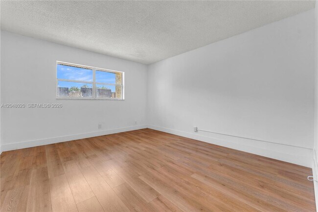 Foto del edificio - 5653 Blueberry Ct