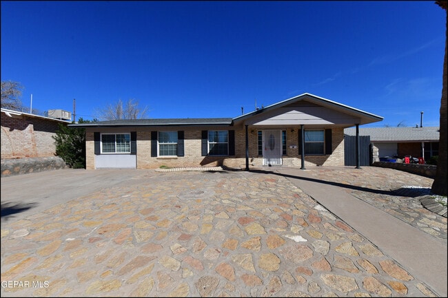 Building Photo - 4749 Tropicana Ave