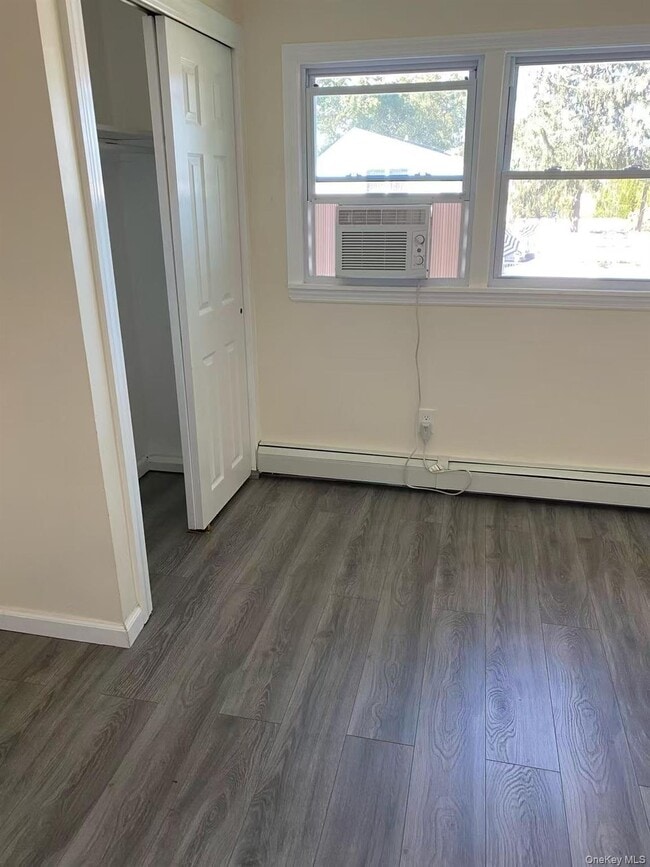 Building Photo - 1306 Herzel Blvd