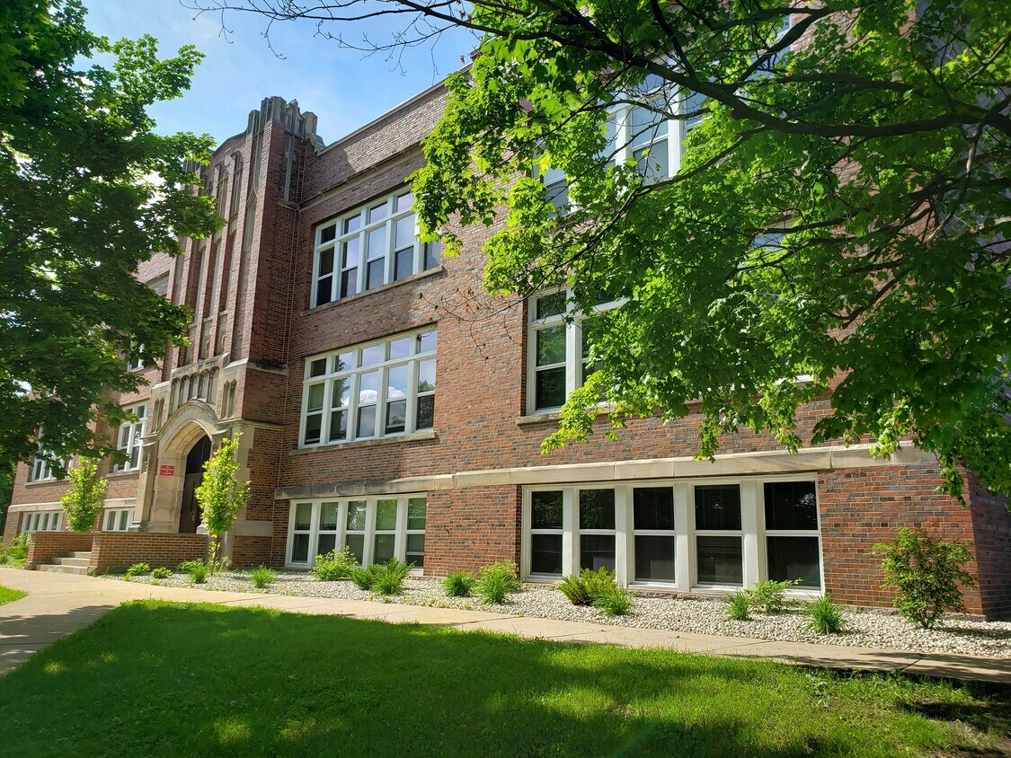 Primary Photo - 289 E Huron St