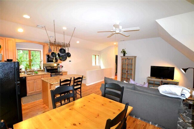 Foto del edificio - N. N Side Rd