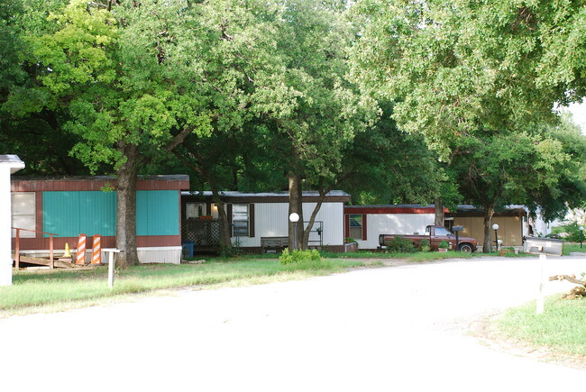 Foto del edificio - Lake Arlington Village MHP