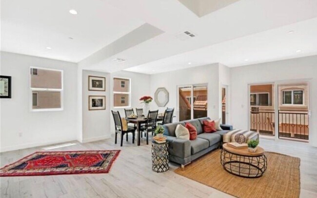 Building Photo - 9861 N Lassen Ct