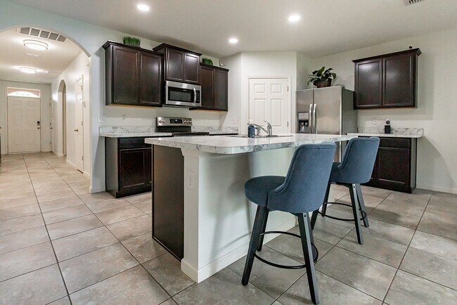 Building Photo - 1219 SW Patricia Ave