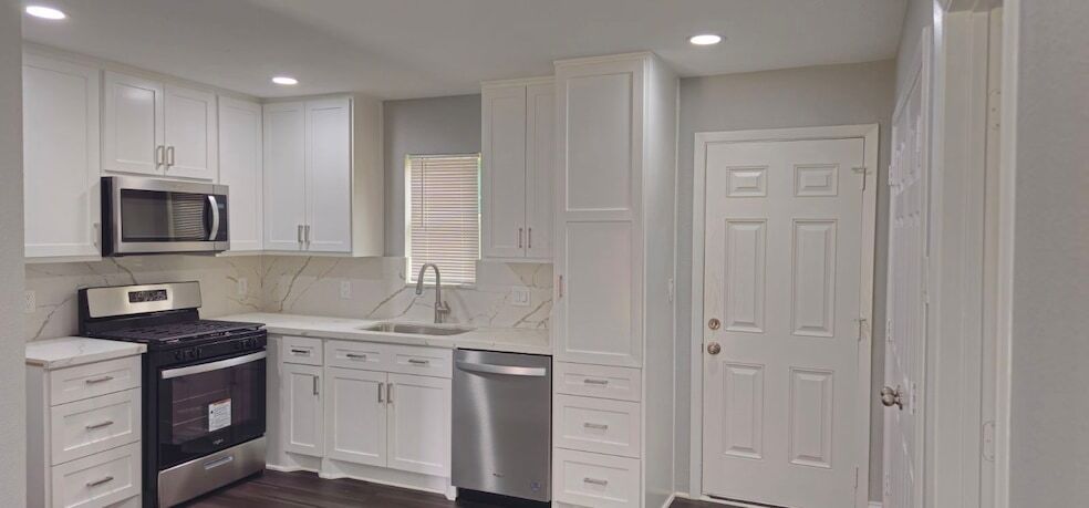 Foto del edificio - 9406 Chesterfield Dr
