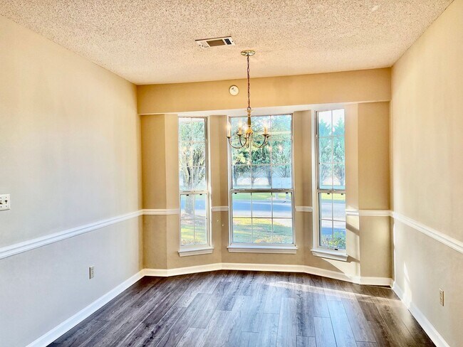 Foto del edificio - Cornerstone Dr #1, #3