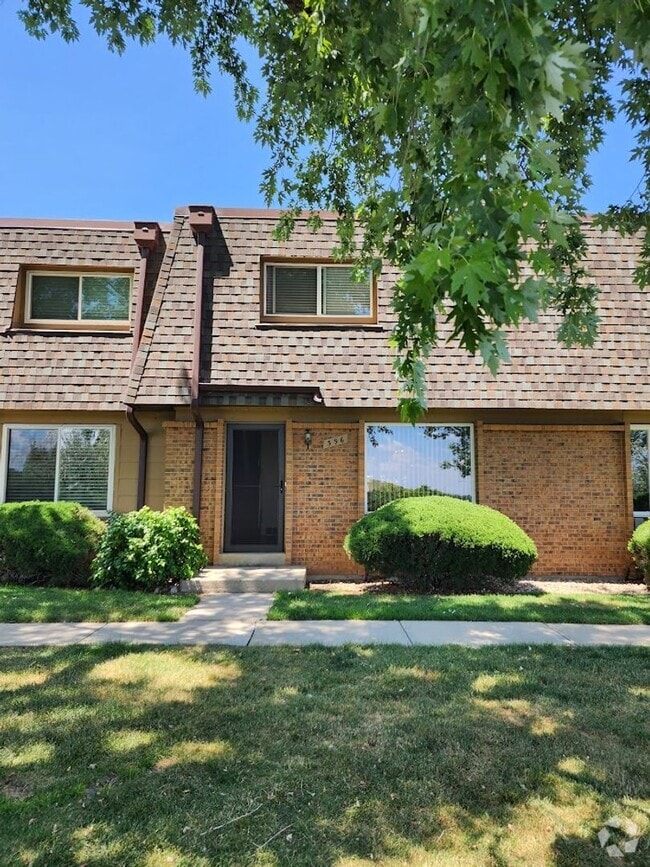 Building Photo - 396 Gladiola St