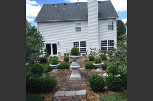 Building Photo - 10128 Spring Gate Dr