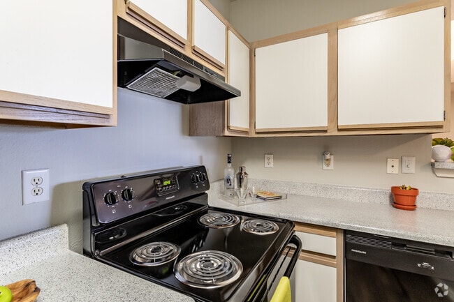 2BR, 2BA 953SF - Villas at Bandera