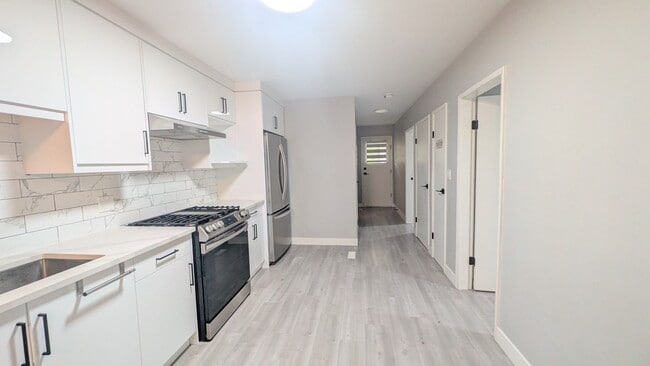 Building Photo - 9766 Feniak St
