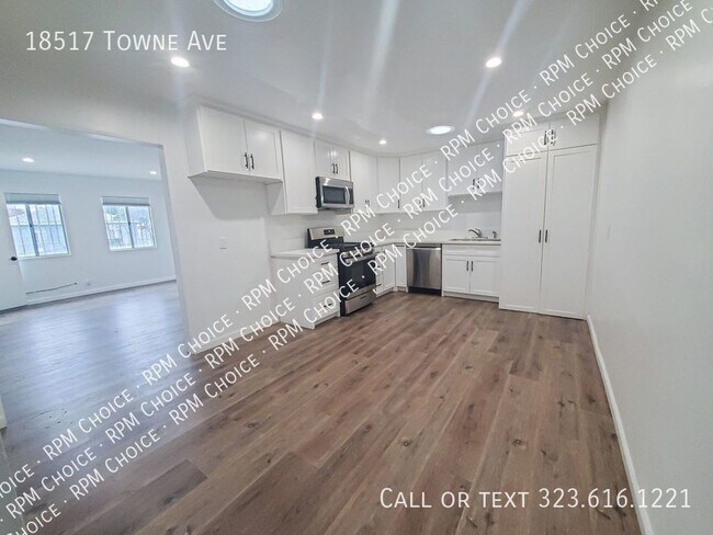 Building Photo - Remodeled 3bd/1ba House in Beautiful Neigh...