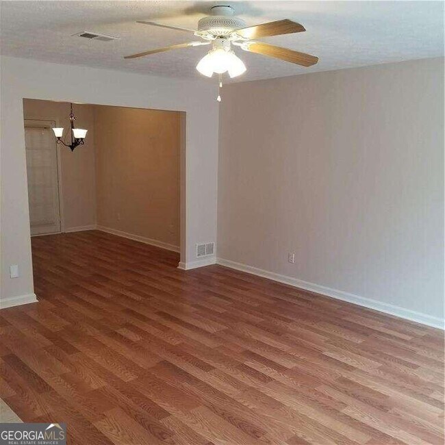 Building Photo - 206 Mill Creek Pl