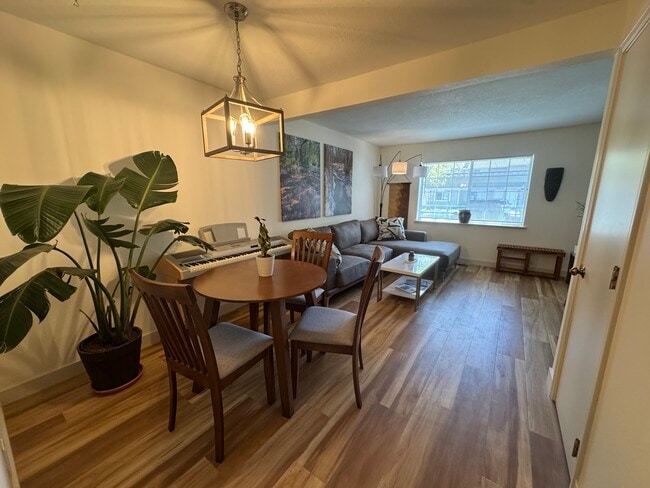 Foto del edificio - 2800 Highcliff Ct
