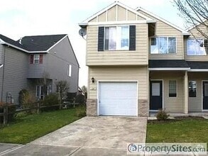 Building Photo - 1367 NE Birkshire Ct