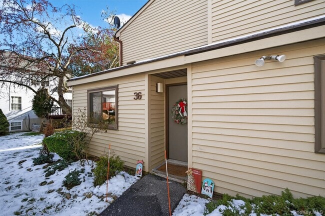 Building Photo - 36 Sycamore Ct