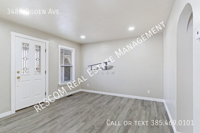 Foto del edificio - 3480 Ogden Ave