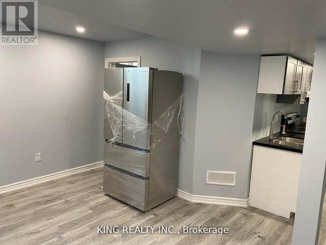 Building Photo - 3768 Stewart Ave.