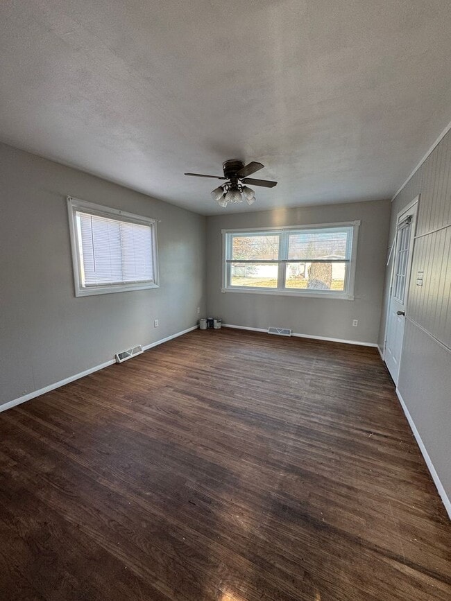 Building Photo - 3 bd 1ba charming home in Hudson IA for rent