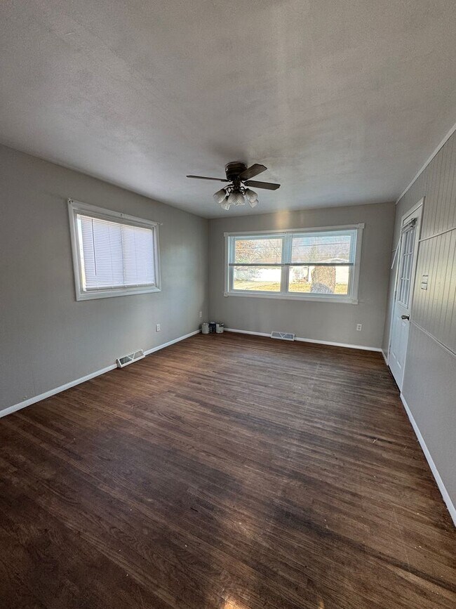 Foto del edificio - 3 bd 1ba charming home in Hudson IA for rent