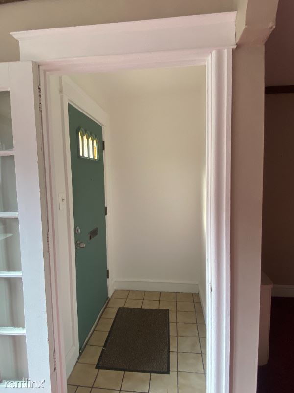 Building Photo - 3 br, 1.5 bath Townhome - 3303 Englewood S...