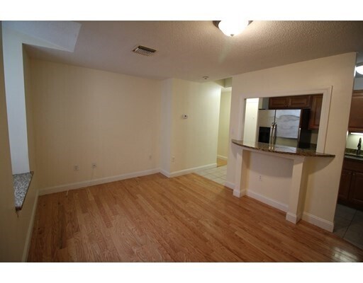 Building Photo - 201 Thorndike St