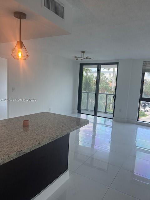 Foto del edificio - 9800 W Bay Harbor Dr