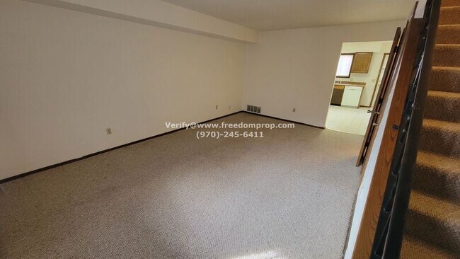 Building Photo - 493-432 32 Rd