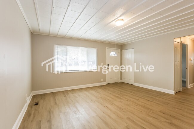 Building Photo - 8816 Montery Ct