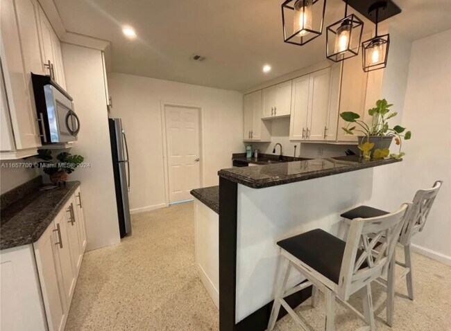 Foto del edificio - 842 SW 12th Ct