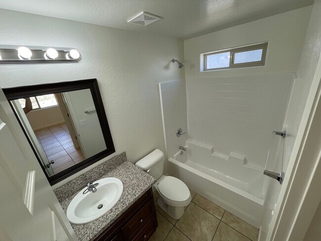 Foto del edificio - 7500 E Horseshoe Ln
