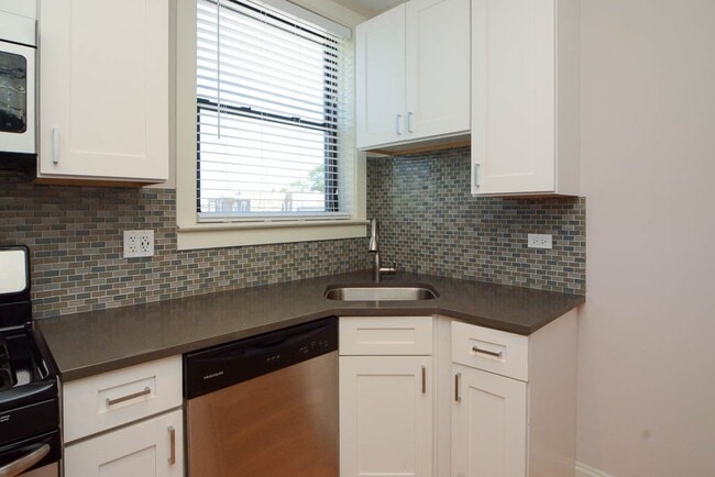 Foto del edificio - 2328 N Rockwell St