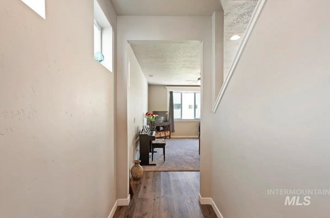 Building Photo - 4129 E Esperanto St
