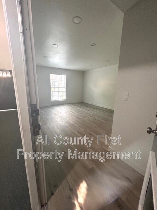 Foto del edificio - 5641 Kingsport Dr