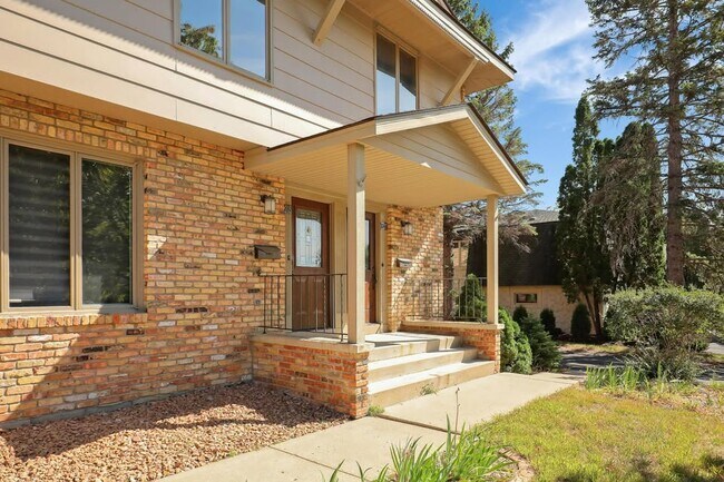 Foto del edificio - 7217 Glouchester Dr