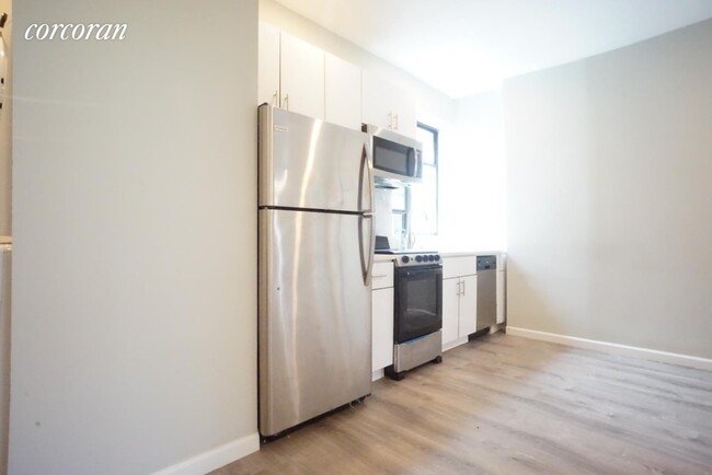 Building Photo - 622 W 136th St