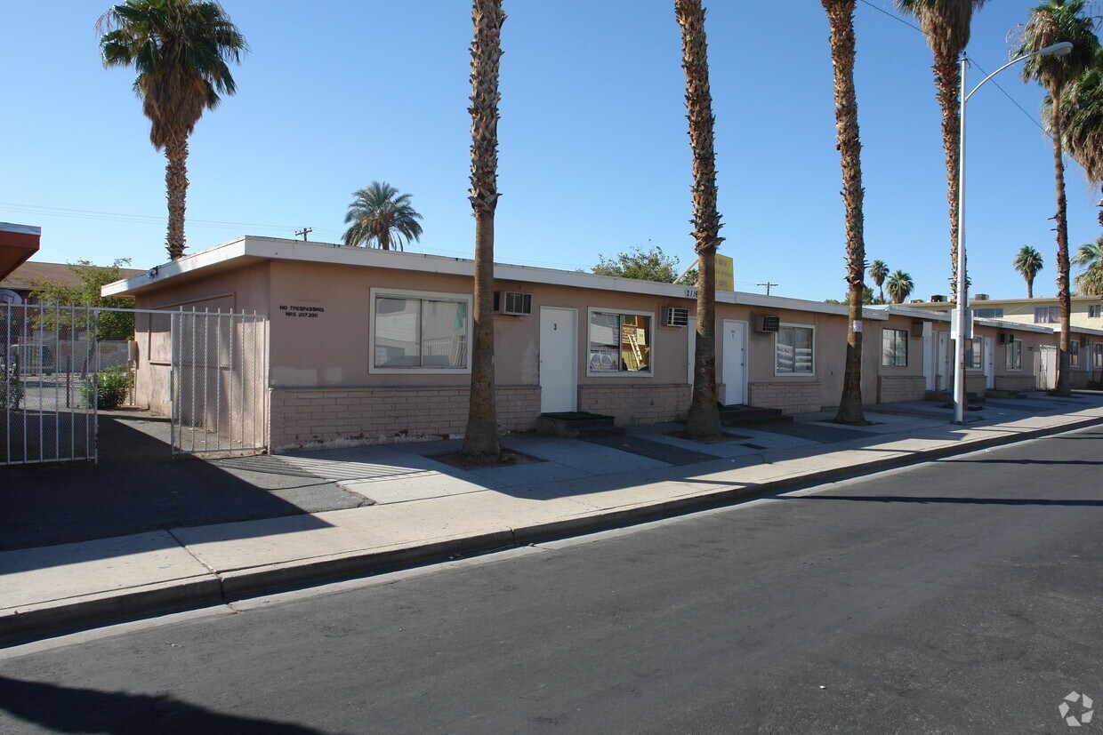 Primary Photo - 2116 Sunrise Ave