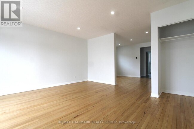 Photo du bâtiment - 1427 Bellamy St