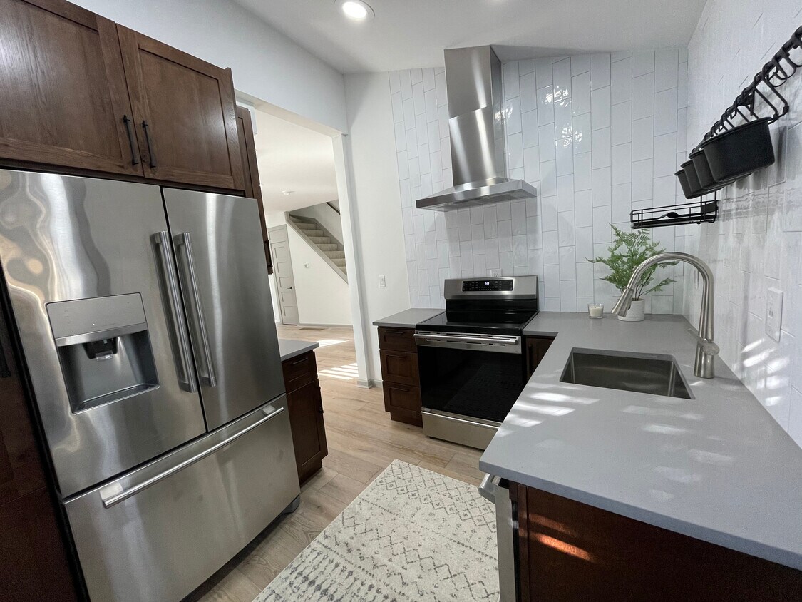 Kitchen - 250 Allen Ave