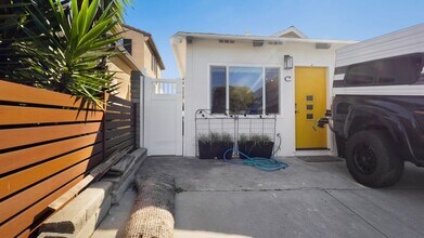 Building Photo - 110 Chiquita