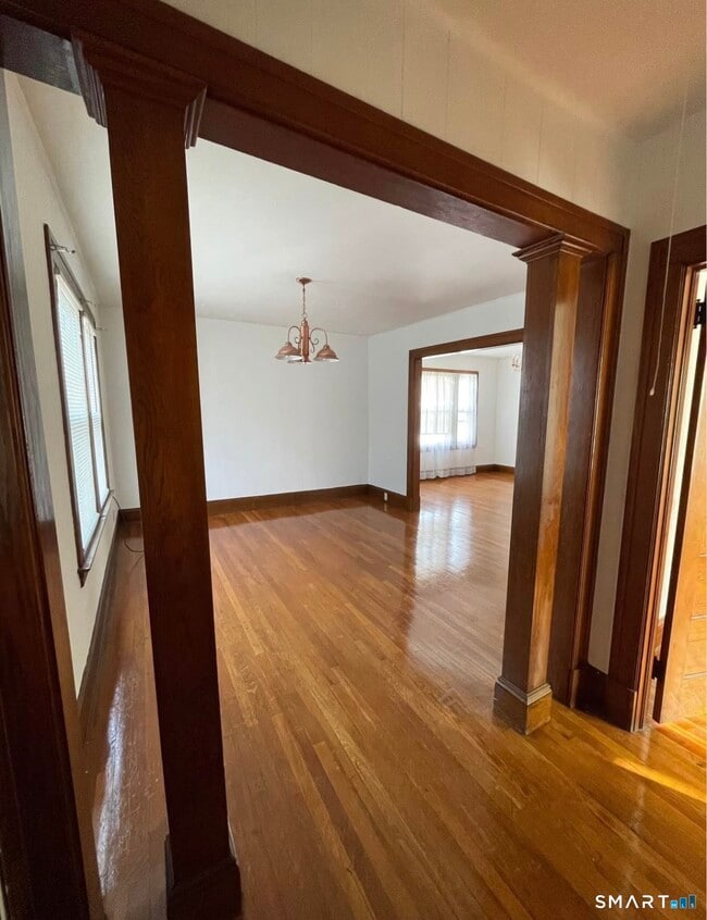 Building Photo - 448 Hillside Ave