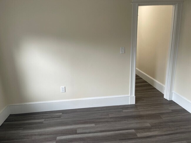 Photo - PACKARDS CORNER SPLIT 2 BED EVERYTHING INC... Apartment