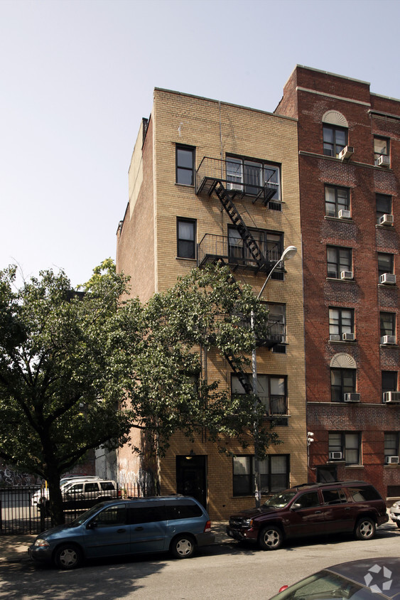 Primary Photo - 216 E 28th St