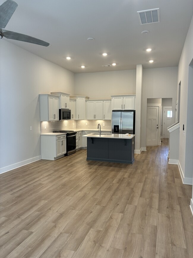 Building Photo - 112 Doya Ct