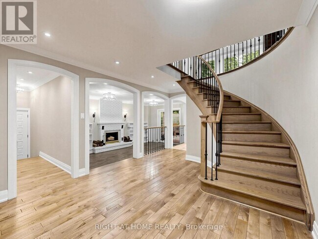 Building Photo - 67 Bonnyview Dr