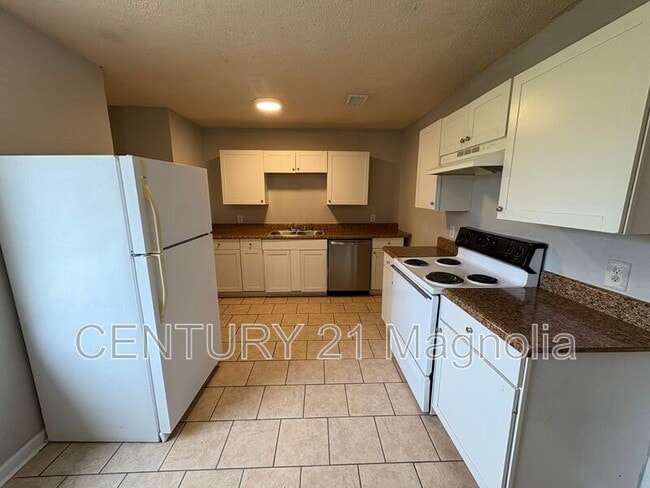 Building Photo - 309 E View Dr