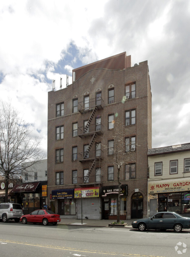 Building Photo - 710-714 Morris Park Ave